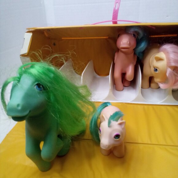 My Little Pony Vintage 80s Lot Plastic Case 5 Pony's 2 Hats - Picture 5 of 16